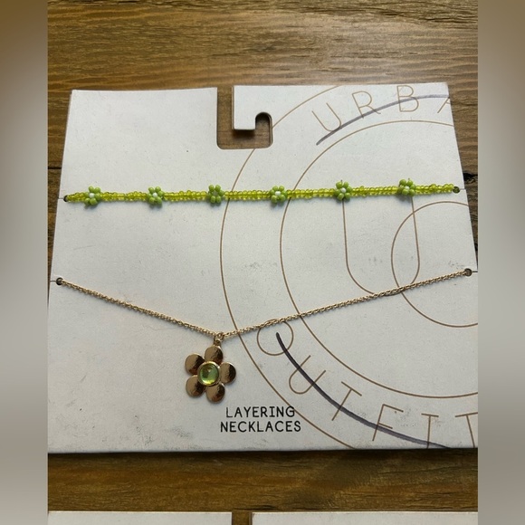 Urban Outfitters Bundle of Green Layering Necklace Set - Picture 9 of 9